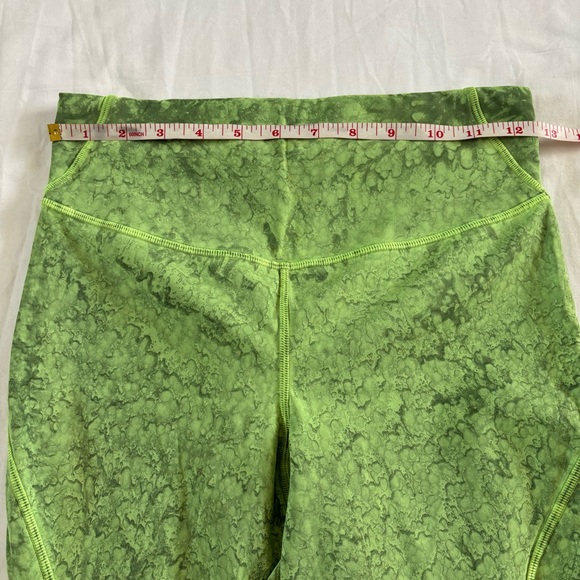 Lululemon Base Pace HR Short 8” *Wash Biker TYG4 Tue Dye Green Women’s Size 6 - Picture 3 of 4
